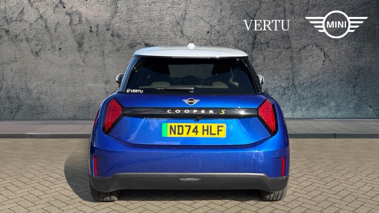 MINI Cooper 160kW SE Exclusive 54kWh 3dr Auto Electric Hatchback